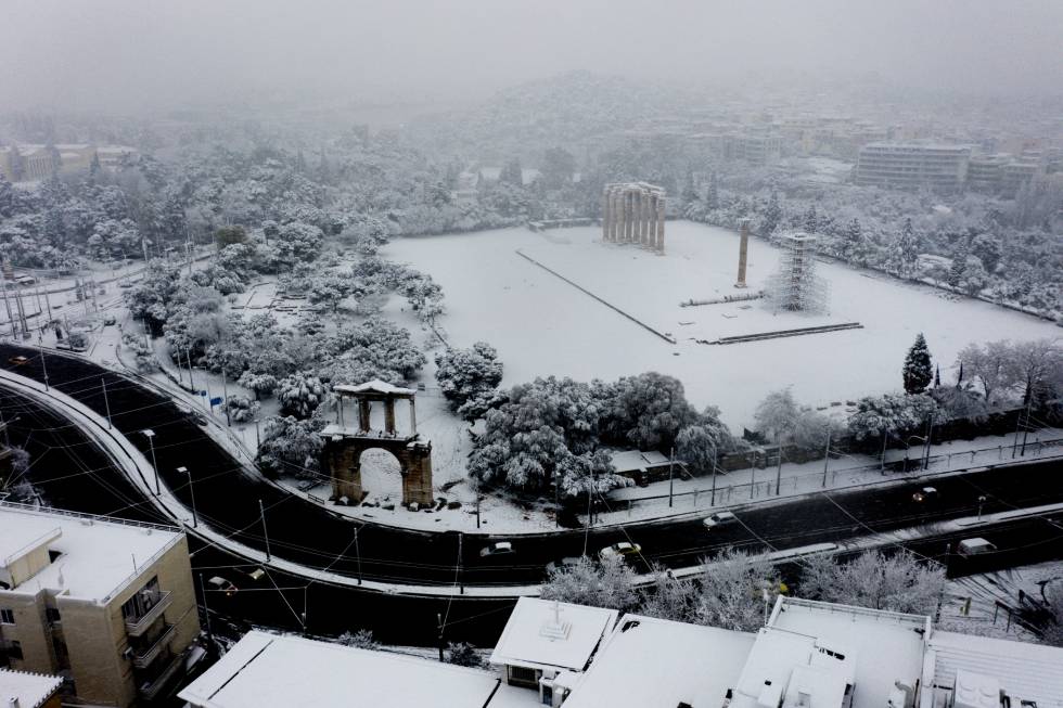 Οι Αθηναίοι είδαν… άσπρη μέρα [ Φωτογραφίες και βίντεο ]