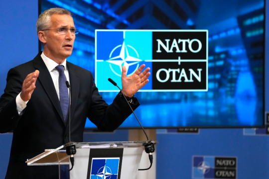 To NATO προσαρμόζει το πυρηνικό του οπλοστάσιο λέει τώρα ο Στόλτενμπεργκ