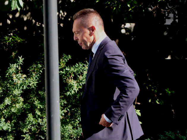 Δύο εντελώς διαφορετικές λογικές για την ίδια θέση