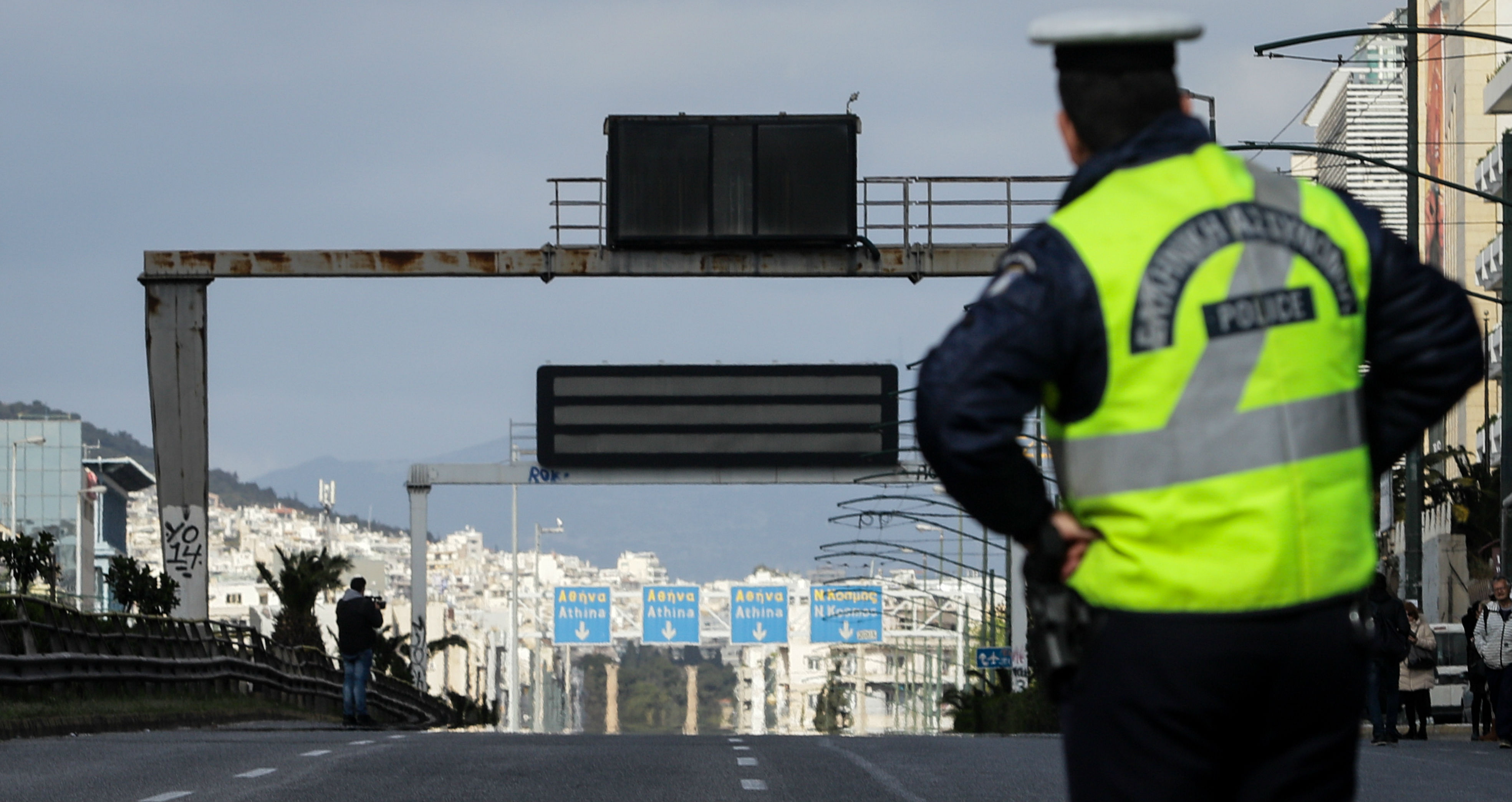 Μποτιλιάρισμα στη Λ. Συγγρού λόγω αστάθειας πινακίδας