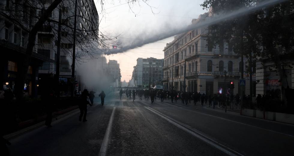 Κυβερνητική δυσανεξία στις διαμαρτυρίες: Διέλυσαν σε λίγα λεπτά τη συγκέντρωση για Κουφοντίνα
