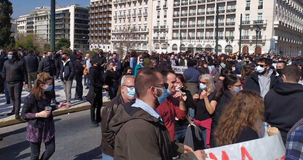 Μαζική πορεία αλληλεγγύης στην Αθήνα για τον Δ. Κουφοντίνα