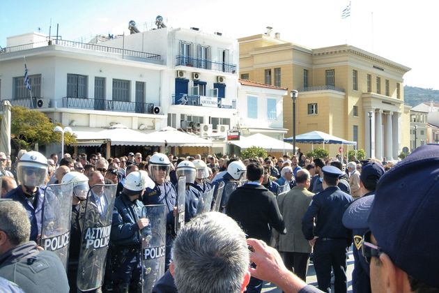 Αντιπαράθεση για το προσφυγικό