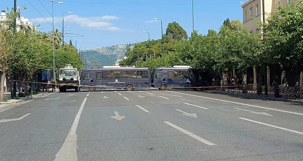 Όλη τη μέρα στους δρόμους οι εργαζόμενοι: Βροντερό «όχι» στο έκτρωμα Χατζηδάκη