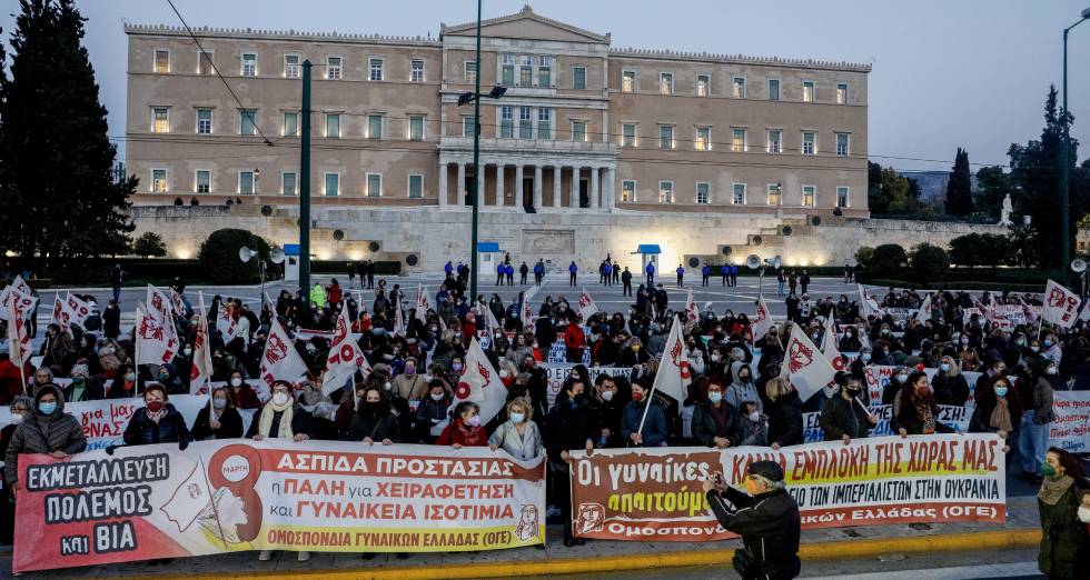 Δυναμικές διαδηλώσεις για τη μέρα της γυναίκας