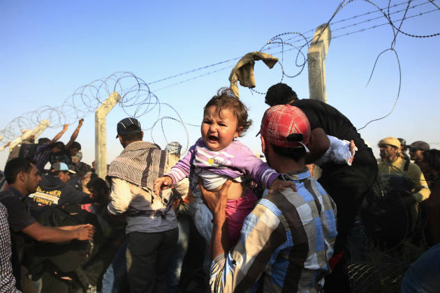 Εικόνες απελπισίας στα τουρκοσυριακά σύνορα