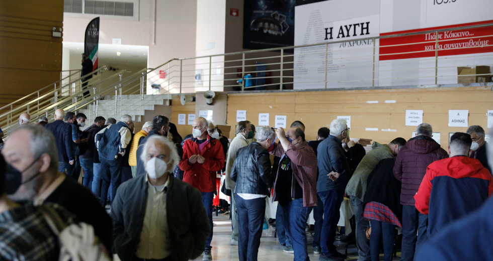 Τα φώτα στο Φάληρο για το 3ο συνέδριο του ΣΥΡΙΖΑ-ΠΣ