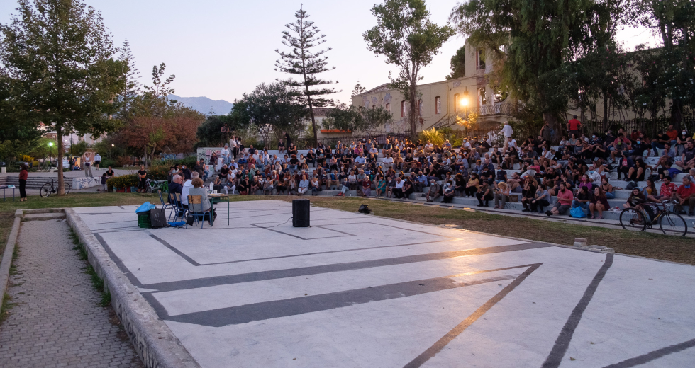 Μαζική συμμετοχή και ξεκάθαρο “ΟΧΙ” στην ξενοδοχοποίηση του λόφου Καστελίου