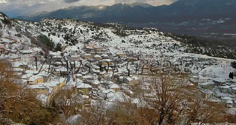 Στα ψηλότερα χωριά τις Ελλάδας τα πρώτα χιονισμένα τοπία