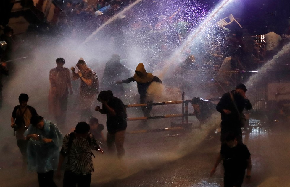 Οι αγώνες της νεολαίας στην Ταϋλάνδη φωτίζουν το δρόμο