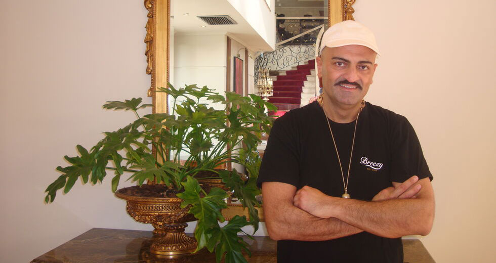 «Οσο δημιουργούμε, όσο αγωνιζόμαστε, τόσο δεν παραδινόμαστε»