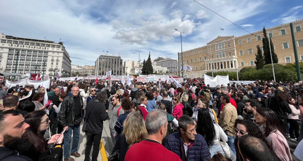 Ποτάμι οργής στους δρόμους της χώρας για το έγκλημα στα Τέμπη