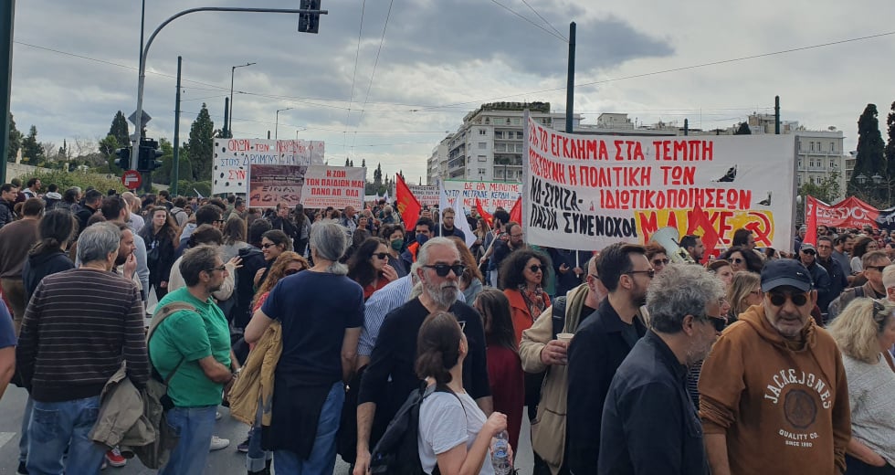 Ποτάμι οργής στους δρόμους της χώρας για το έγκλημα στα Τέμπη