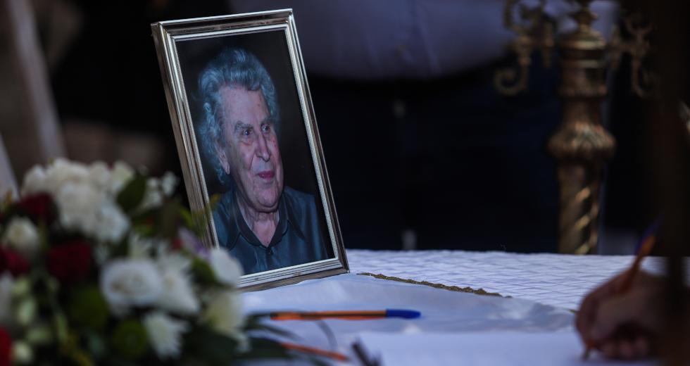 Μίκης Θεοδωράκης: Αθάνατος!