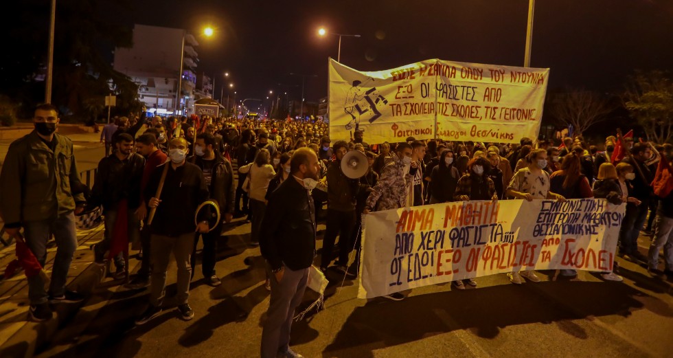 Νέες χρυσαυγίτικες προκλήσεις στη Σταυρούπολη, το ΥΠΑΙΘ νίπτει τας χείρας του