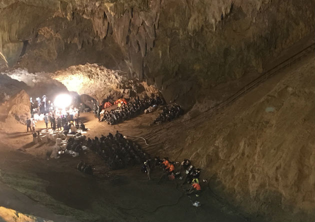Τα παιδιά μπορεί να μείνουν παγιδευμένα επί μήνες
