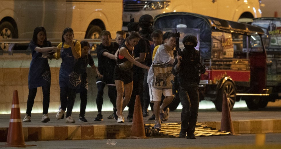 Διέφυγε ο δράστης της πολύνεκρης επίθεσης στην Ταϊλάνδη