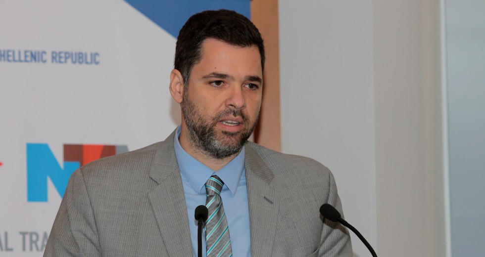 Ανοίγματα σε «εκσυγχρονιστές πολιτικούς», δικαιολογίες και κινδυνολογία για κυβερνήσεις συνεργασίας