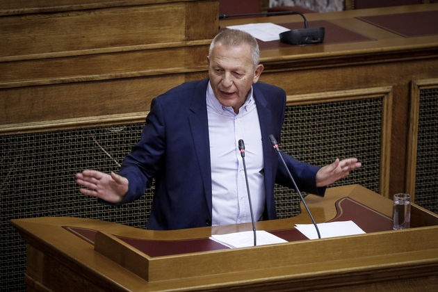 «Πέρασε» με ευτράπελα η αύξηση του κατώτατου μισθού