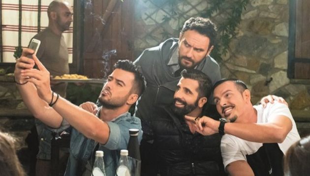 Σκληρή Αμερική, ντυμένη με ποπ χρώματα