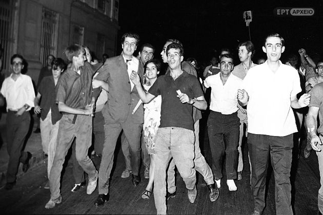 Τα Ιουλιανά κι η Αποστασία με τη ματιά ενός φωτορεπόρτερ
