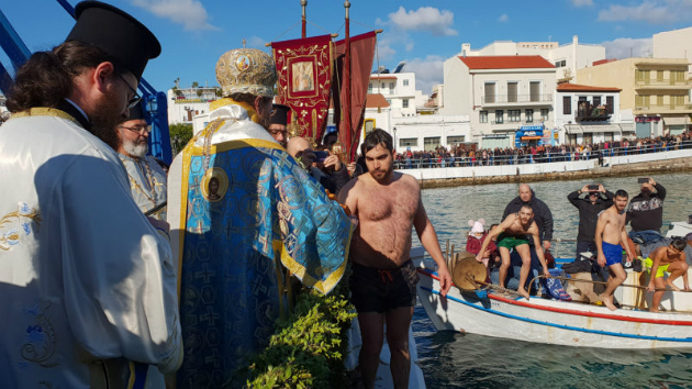Γιορτάστηκαν τα Θεοφάνεια σε όλη την Κρήτη