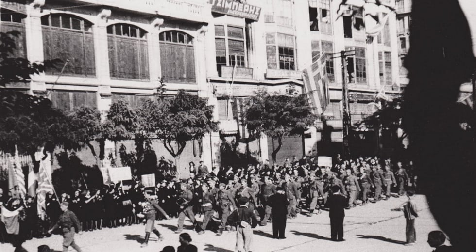 Για κάποιους που αναθεματίζουν μια αναθηματική στήλη