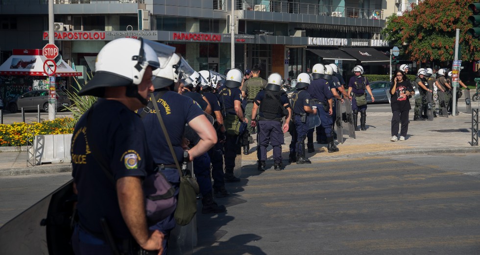 Στη σκιά του σκανδάλου των υποκλοπών, η «θερμή» υποδοχή Μητσοτάκη στη ΔΕΘ