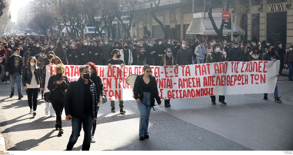 Κινητοποιήσεις φοιτητών σε Αθήνα-Θεσσαλονίκη μετά το όργιο αστυνομικής βίας