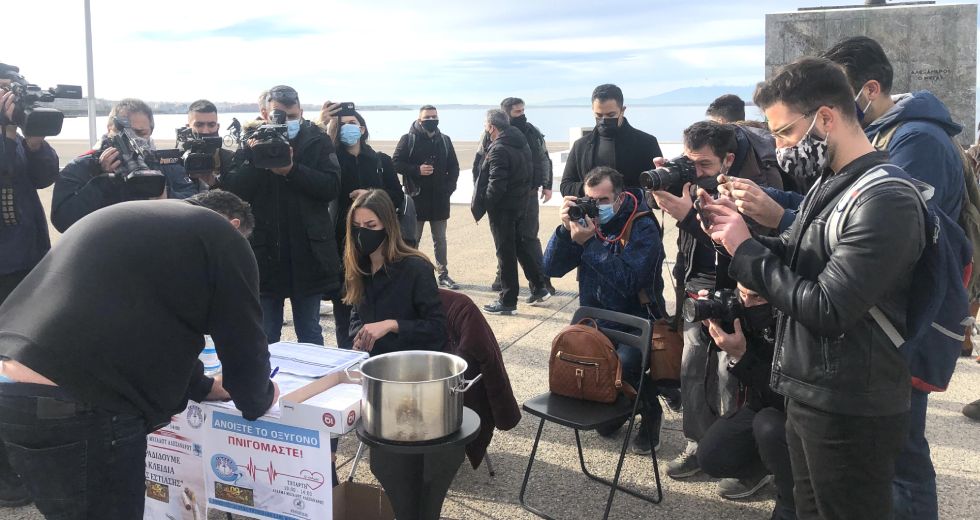 Φωνές για μέτρα πριν πολλαπλασιαστούν τα λουκέτα