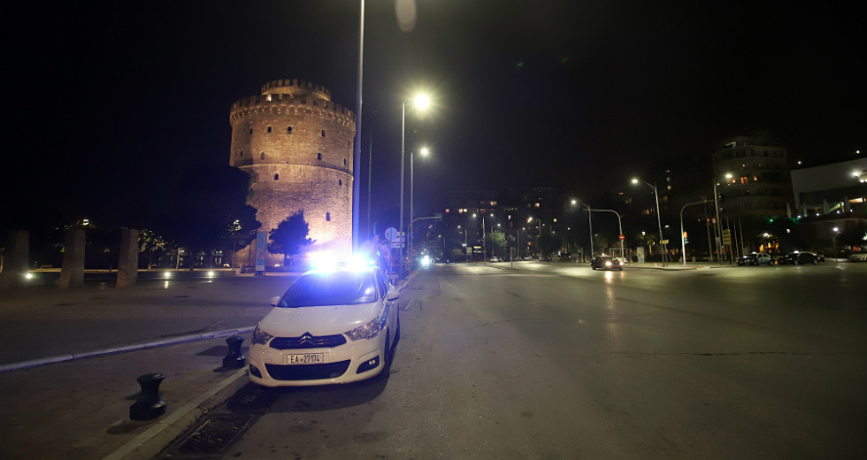 Έρημες πόλεις μετά τις 9 το βράδυ