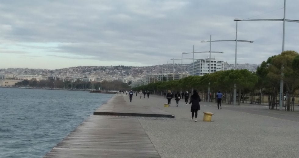 Κωδικός 6 και βόλτα στην άδεια Θεσσαλονίκη