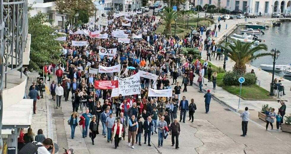 Απόπειρα εκφοβισμού των κατοίκων της Τήνου με εκατό αγωγές