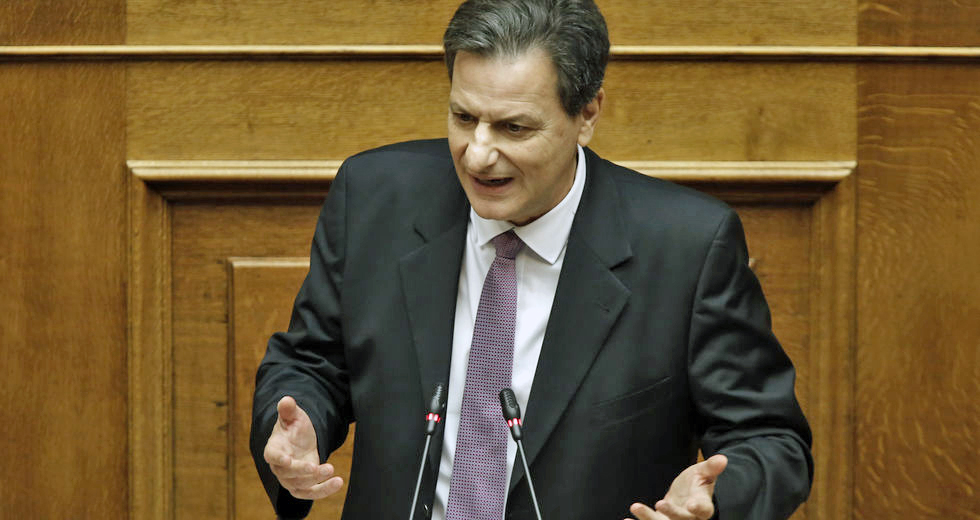 «Πόλεμος» δηλώσεων και στοιχείων για το ΠΔΕ