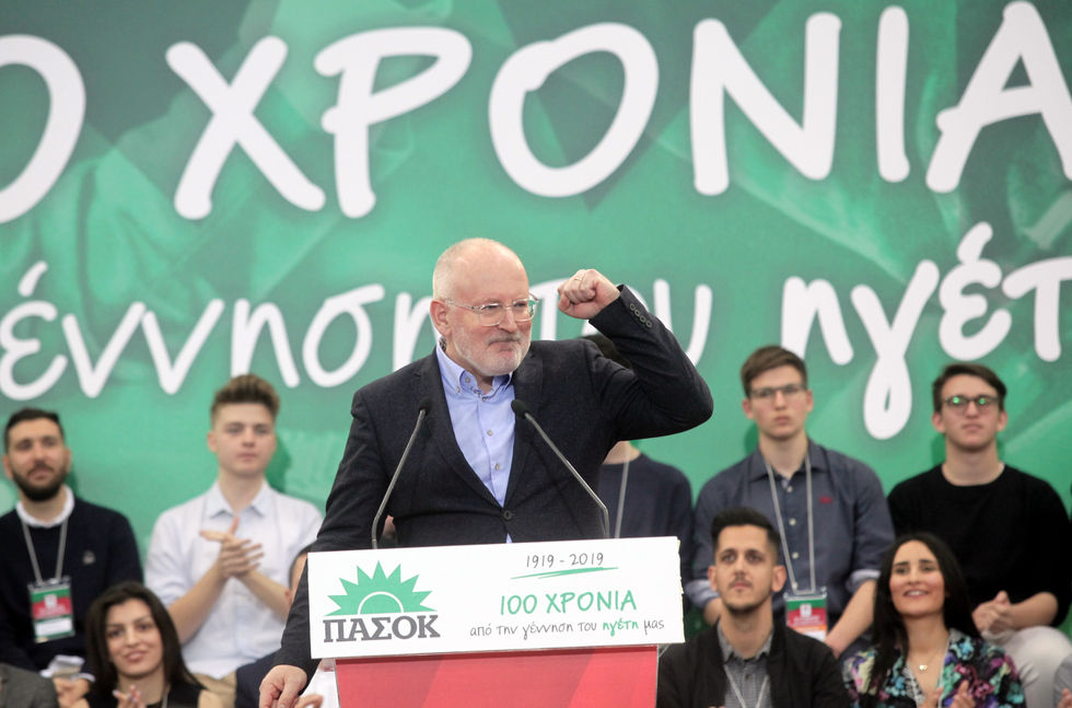 Κέρδισε την ενότητα, στοχεύει στην τρίτη εντολή