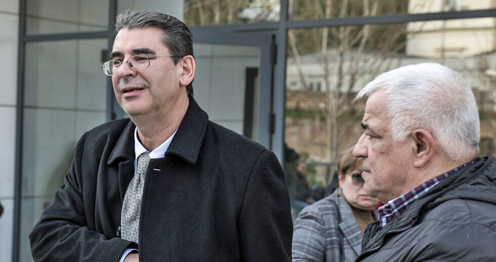Tην πέταξαν ζωντανή στη θάλασσα