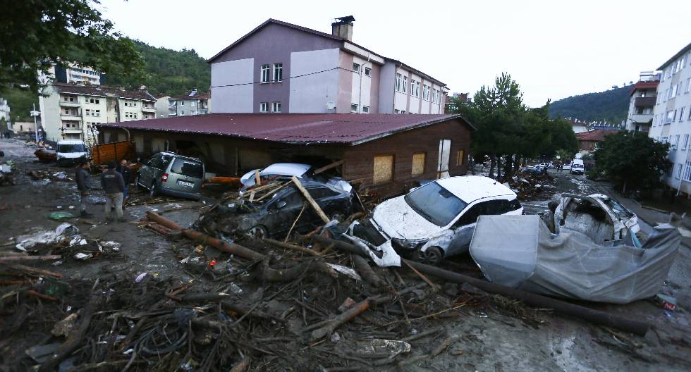 Αυξήθηκαν ραγδαία οι νεκροί από τις σφοδρές πλημμύρες στην Τουρκία