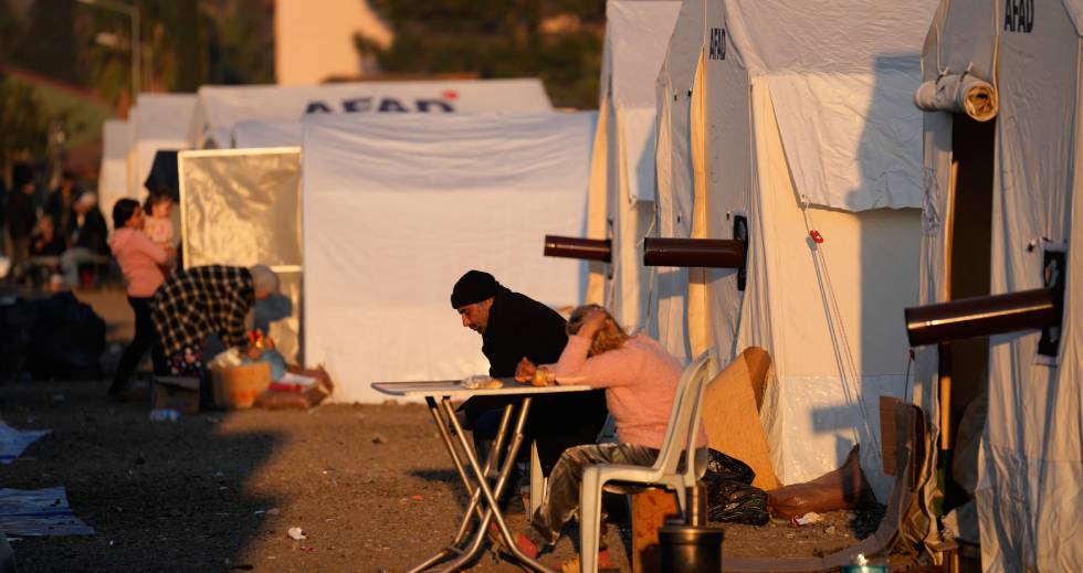 Επιζώντες στα συντρίμμια 200 ώρες μετά – Έκκληση ΟΗΕ για δωρεές προς τη Συρία