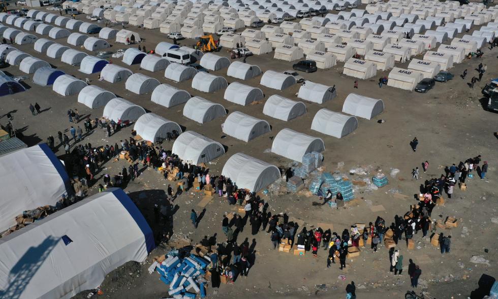 Aπό τις «θαυματουργές» διασώσεις στη βοήθεια στους σεισμοπαθείς 