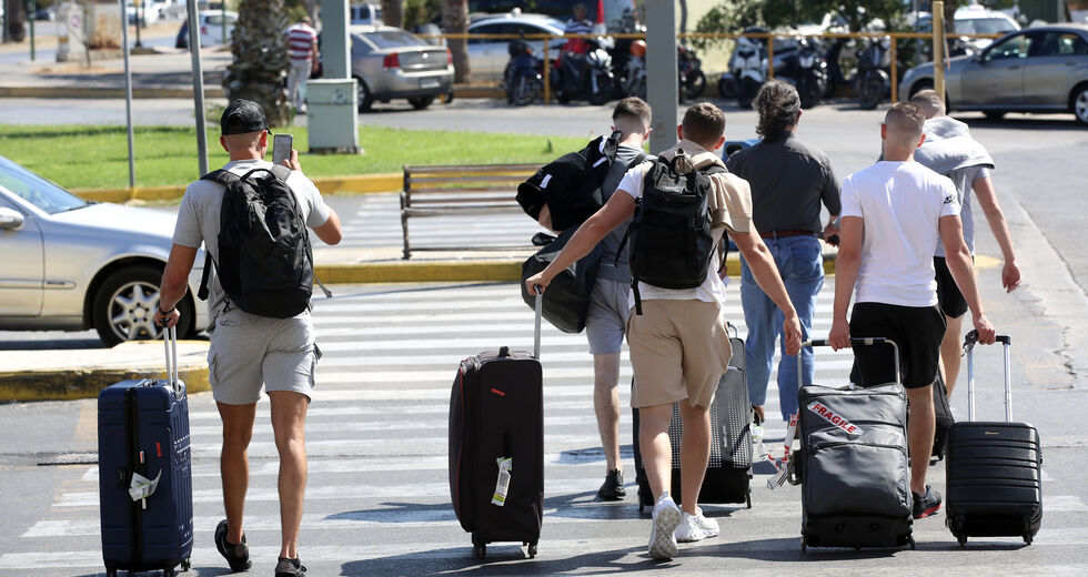 Ανοιγμα τουρισμού στα… αντισώματα