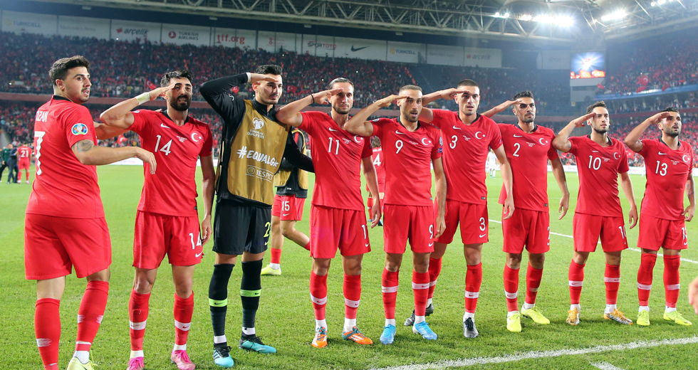 Προκλήσεις και στα γήπεδα
