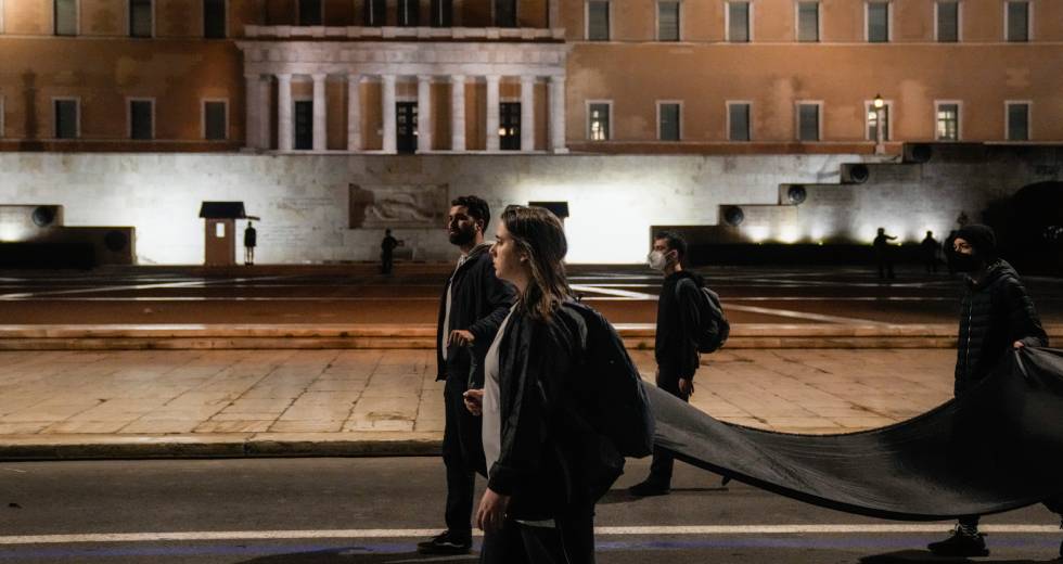 Η οργή και η άγρια καταστολή των διαδηλώσεων για τα Τέμπη μέσα από τον «φακό» των διεθνών ΜΜΕ