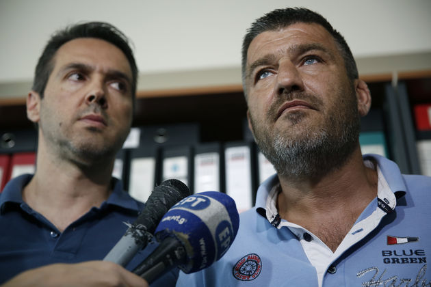 Τα μάζεψαν