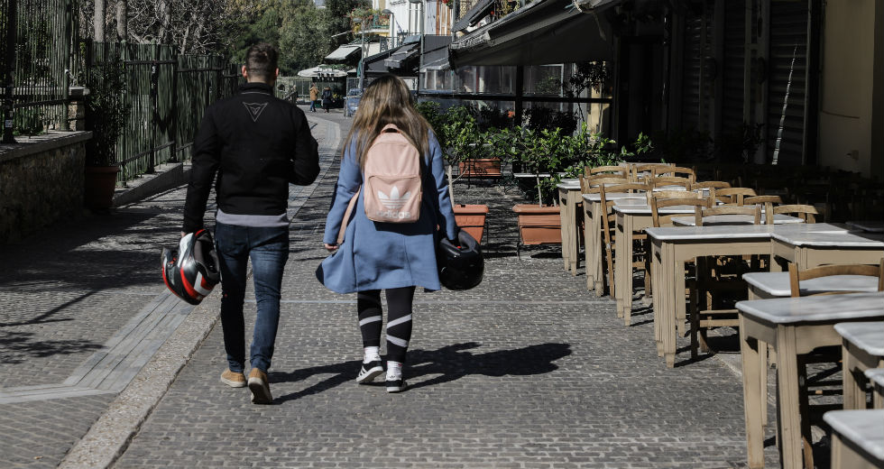 Νωρίτερα η άρση των μέτρων για μετακινήσεις σε Κρήτη, Ρόδο και Κέρκυρα