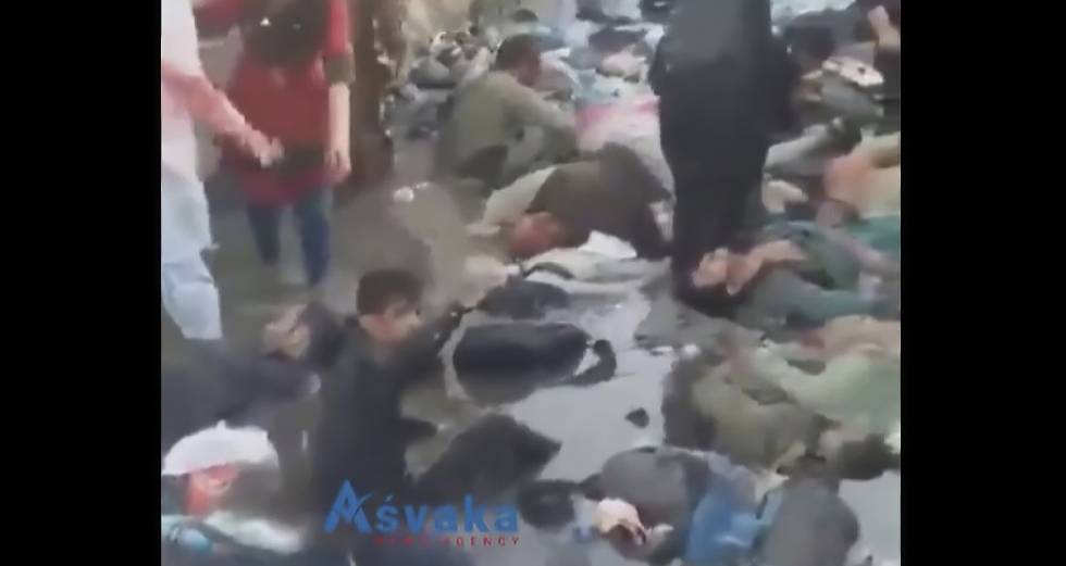 Λουτρό αίματος στην Καμπούλ – Θα συνεχίσουμε την εκκένωση λέει ο Μπάιντεν