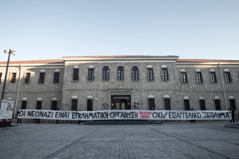Χρύσα Παπαδοπούλου: Κύριοι δικαστές, μην αποστρέψετε το βλέμμα σας από τα στοιχεία