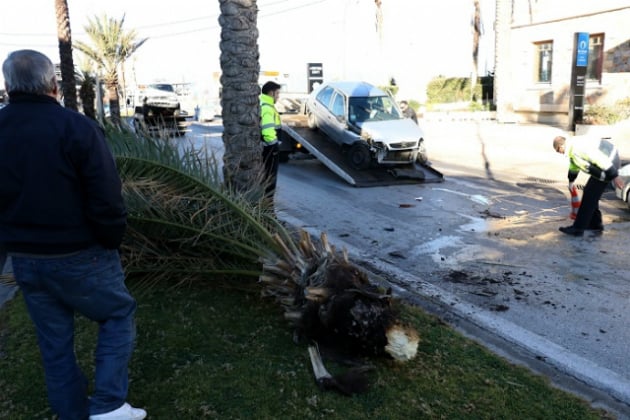Ηράκλειο: Τροχαίο ατύχημα στην παραλιακή με δύο τραυματίες