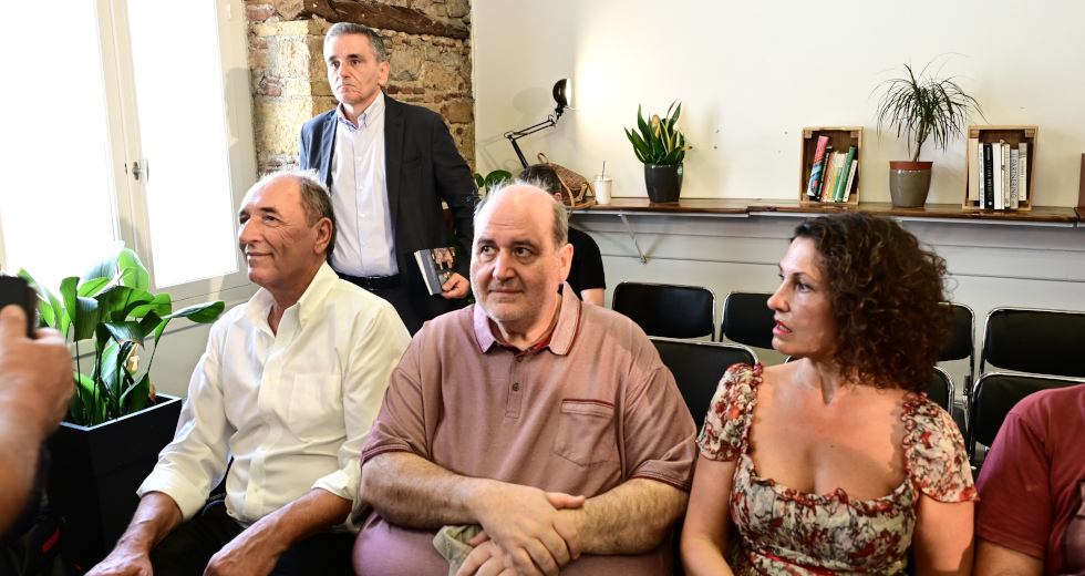 Με το δίπολο «συνέχεια και τομή» ο Ε. Τσακαλώτος ανακοίνωσε την υποψηφιότητά του