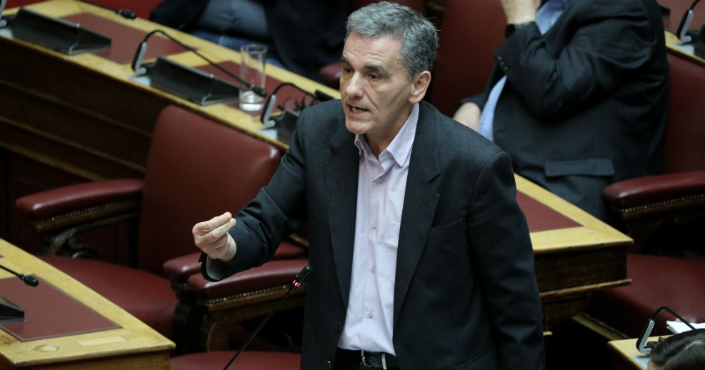 Σε κρίσιμο σταυροδρόμι για τον περιορισμό της πανδημίας