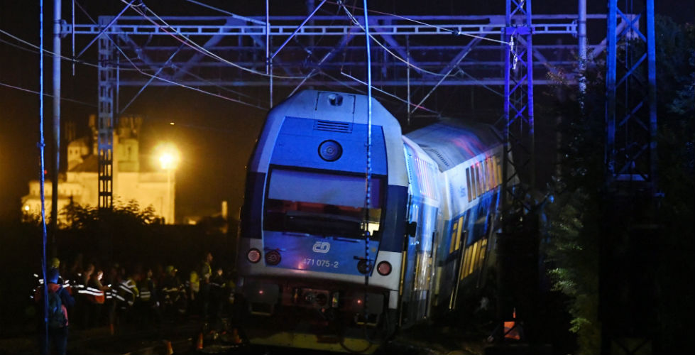 Δεκάδες τραυματίες σε σύγκρουση τρένων στην Τσεχία